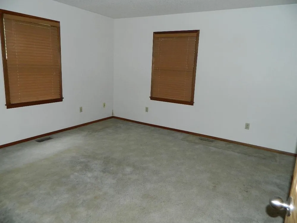 19282 Highway US 10 Richmond Township, MI 49677