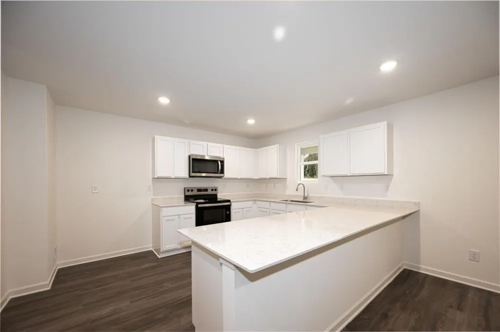 401 Shallow Creek Court Hogansville, GA 30230