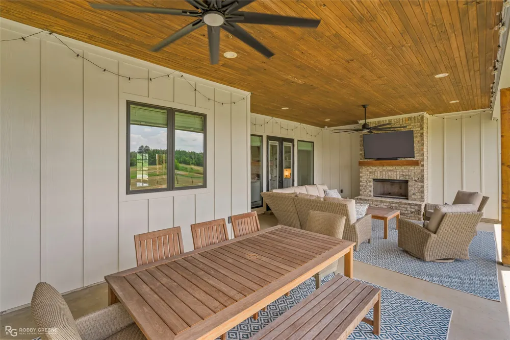 199 Red Bluff Road Frierson, LA 71027