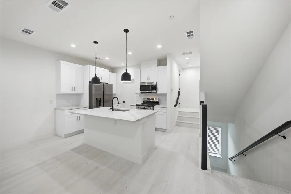 7207 Mohawk Drive #106 Dallas, TX 75235