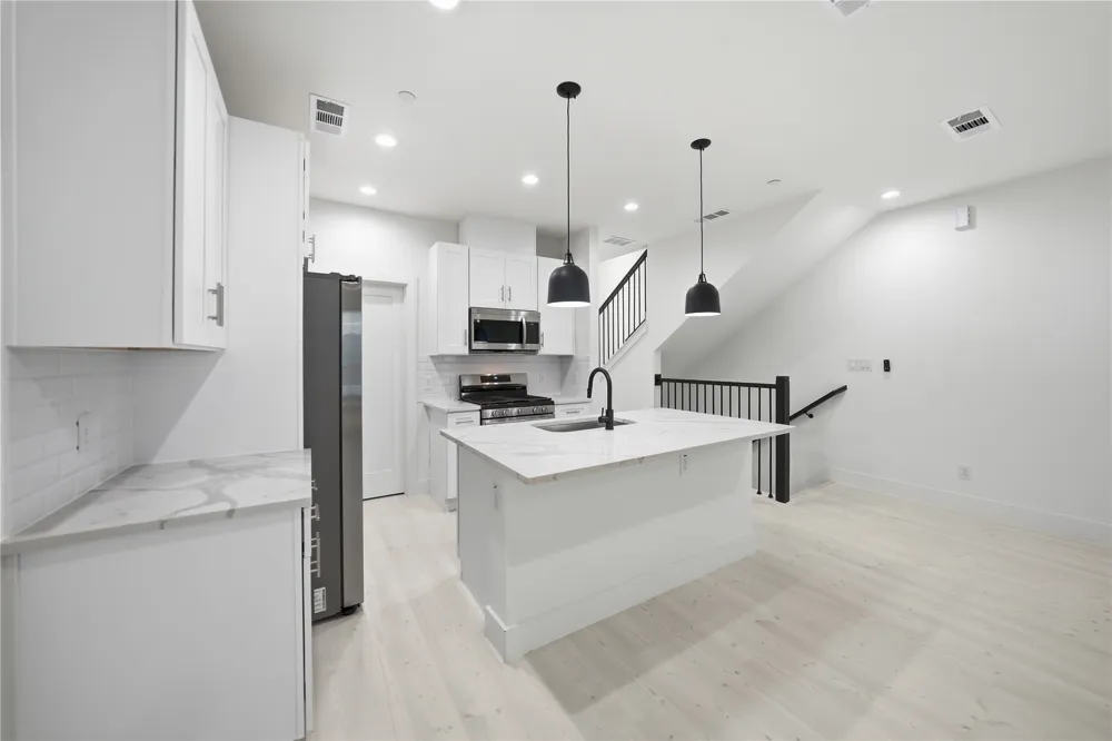 7207 Mohawk Drive #106 Dallas, TX 75235