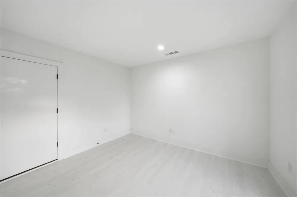 7207 Mohawk Drive #106 Dallas, TX 75235
