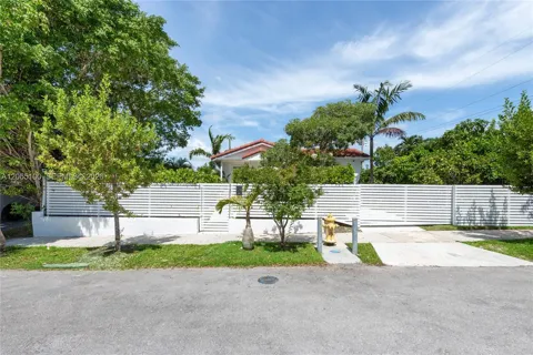 1450 SW 20th Ave