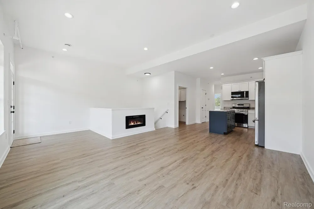 433 Village Drive #189 Walled Lake City, MI 48390