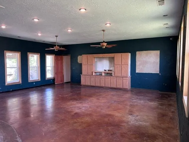 195 Whitworth Road Whitewright, TX 75491