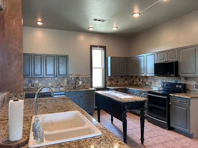 195 Whitworth Road Whitewright, TX 75491