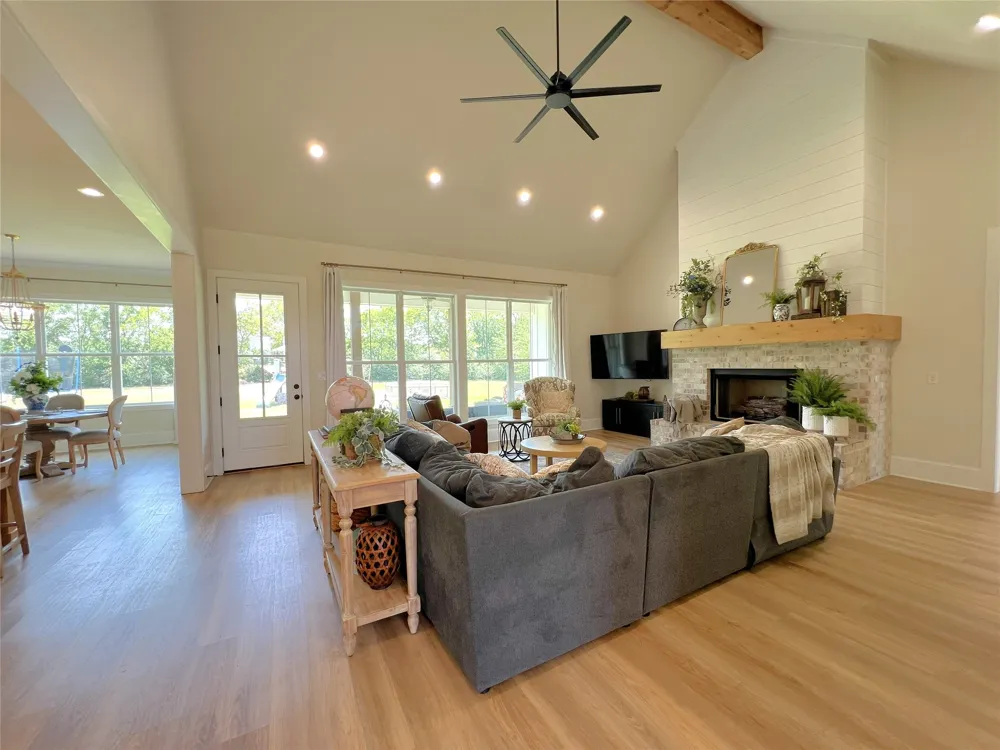 2168 I-30 W Sulphur Springs, TX 75482