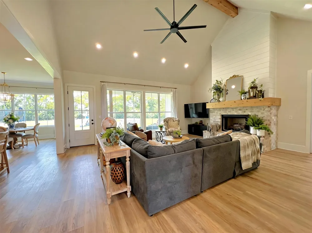 2168 I-30 W Sulphur Springs, TX 75482