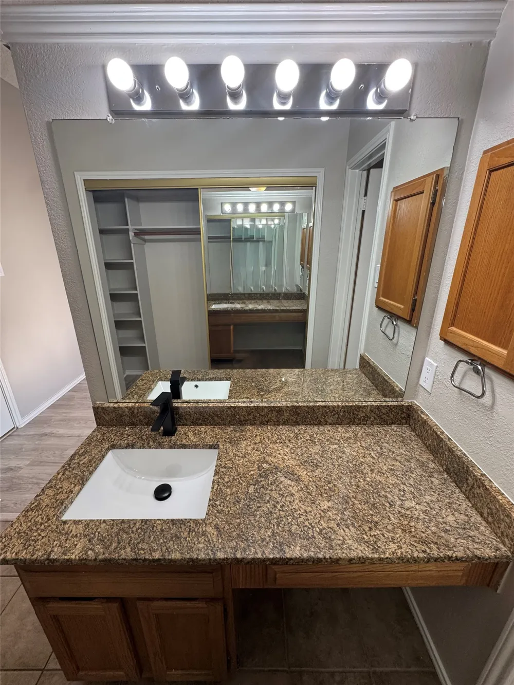 1120 Highpoint Road Bedford, TX 76022