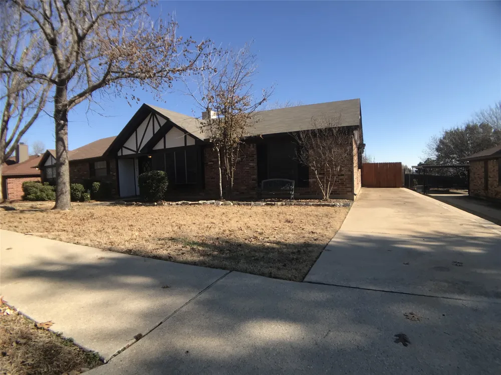 1120 Highpoint Road Bedford, TX 76022
