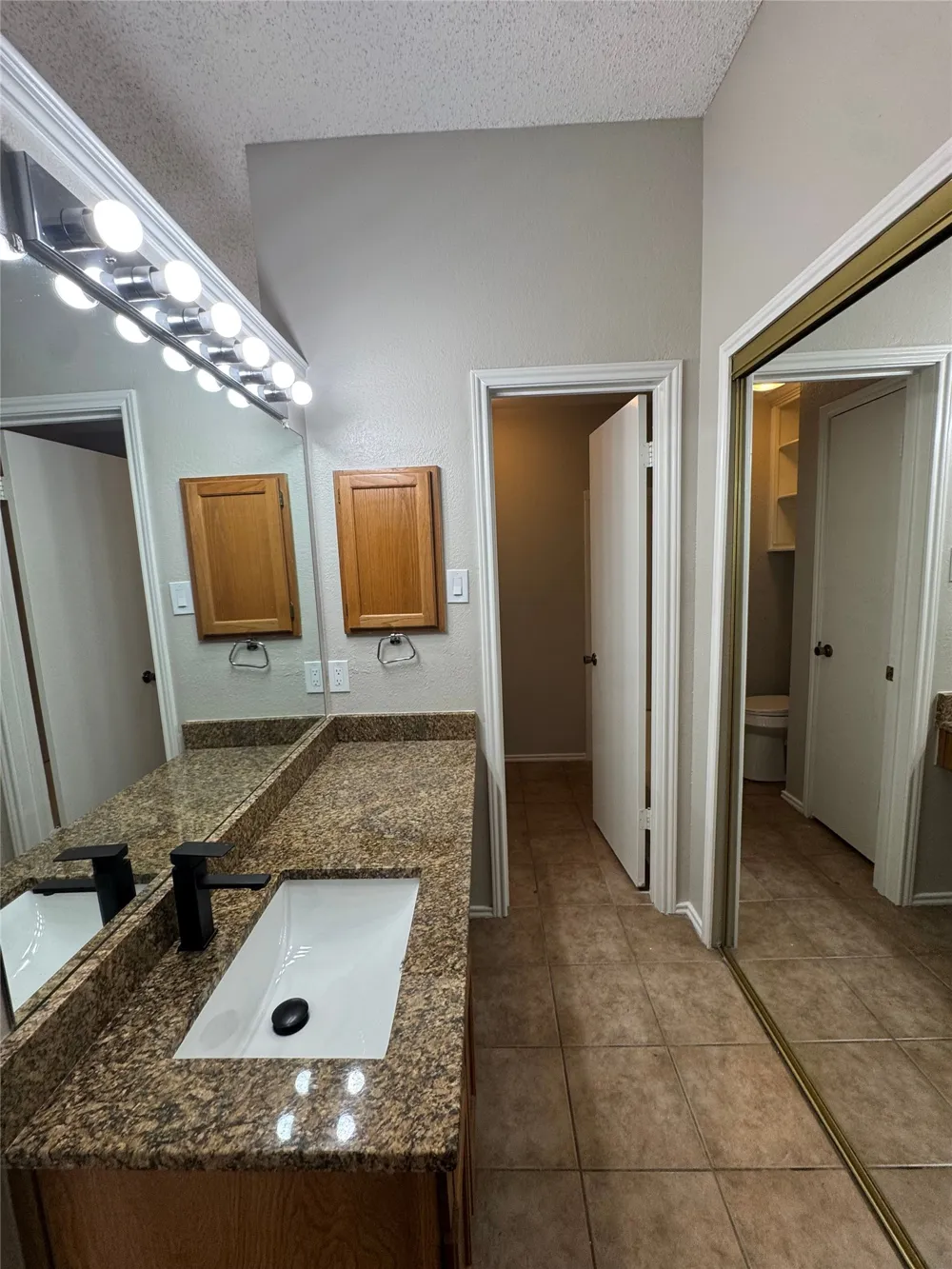 1120 Highpoint Road Bedford, TX 76022