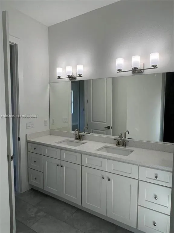 1133 LEADER ST La Belle, FL 33935