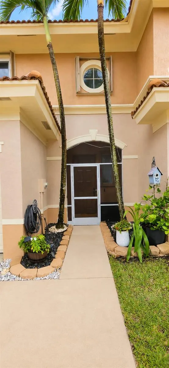 276 River Bluff Lane Royal Palm Beach, FL 33411