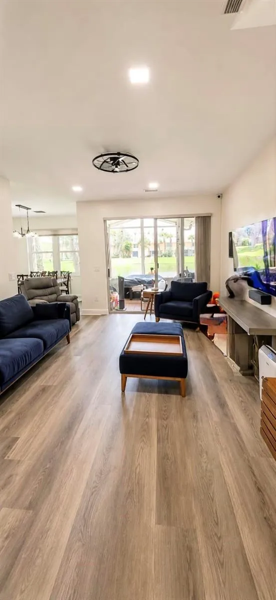276 River Bluff Lane Royal Palm Beach, FL 33411