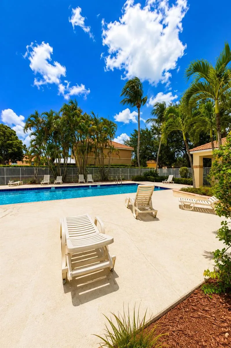 276 River Bluff Lane Royal Palm Beach, FL 33411