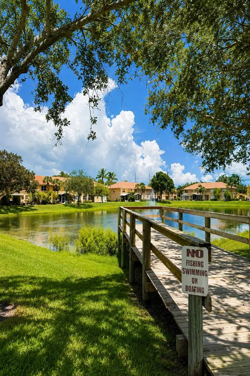 276 River Bluff Lane Royal Palm Beach, FL 33411