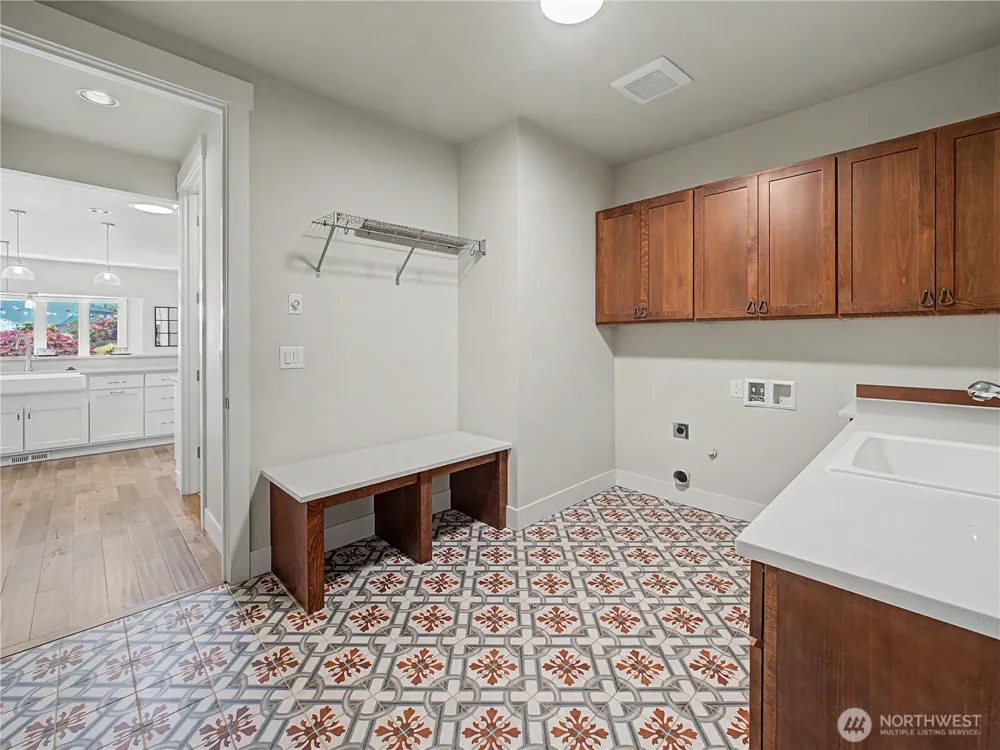 3284 Meadow Park Avenue Enumclaw, WA 98022