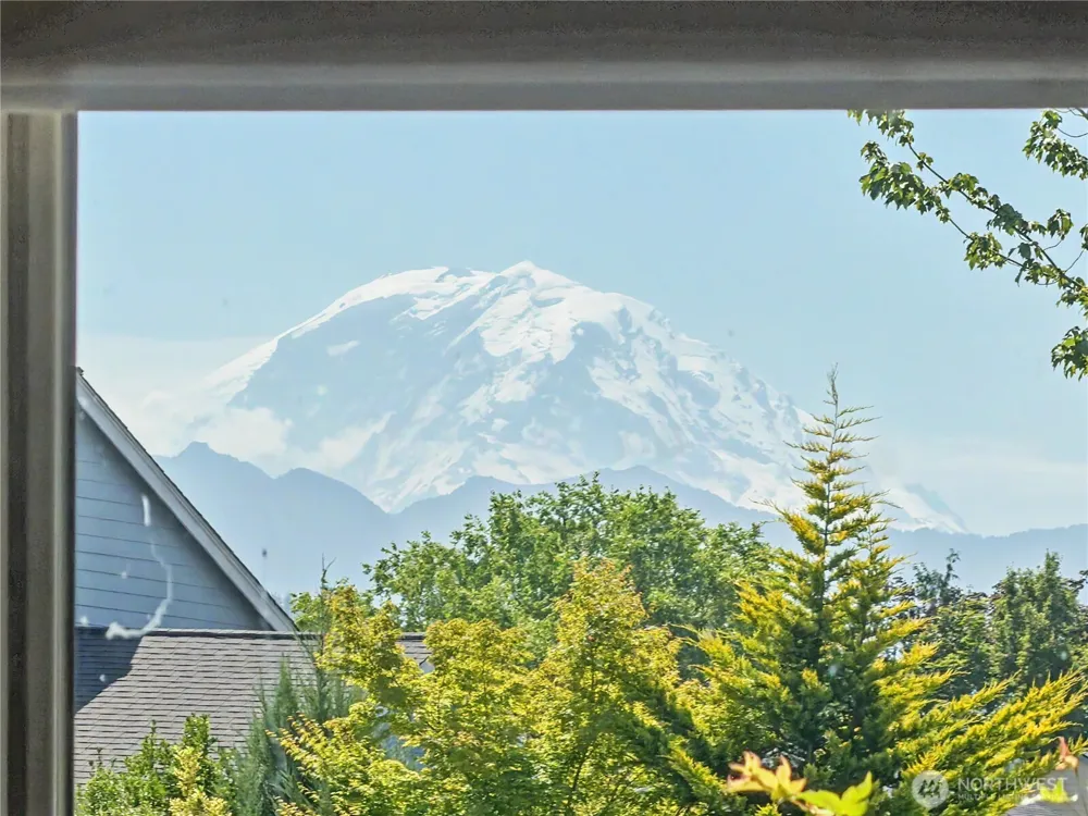 3284 Meadow Park Avenue Enumclaw, WA 98022
