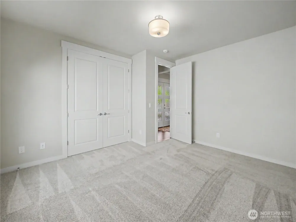 3284 Meadow Park Avenue Enumclaw, WA 98022