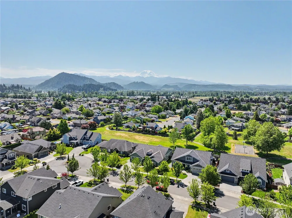 3284 Meadow Park Avenue Enumclaw, WA 98022