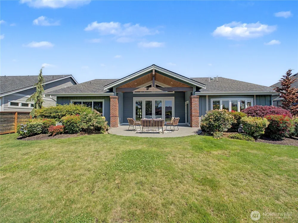 3284 Meadow Park Avenue Enumclaw, WA 98022