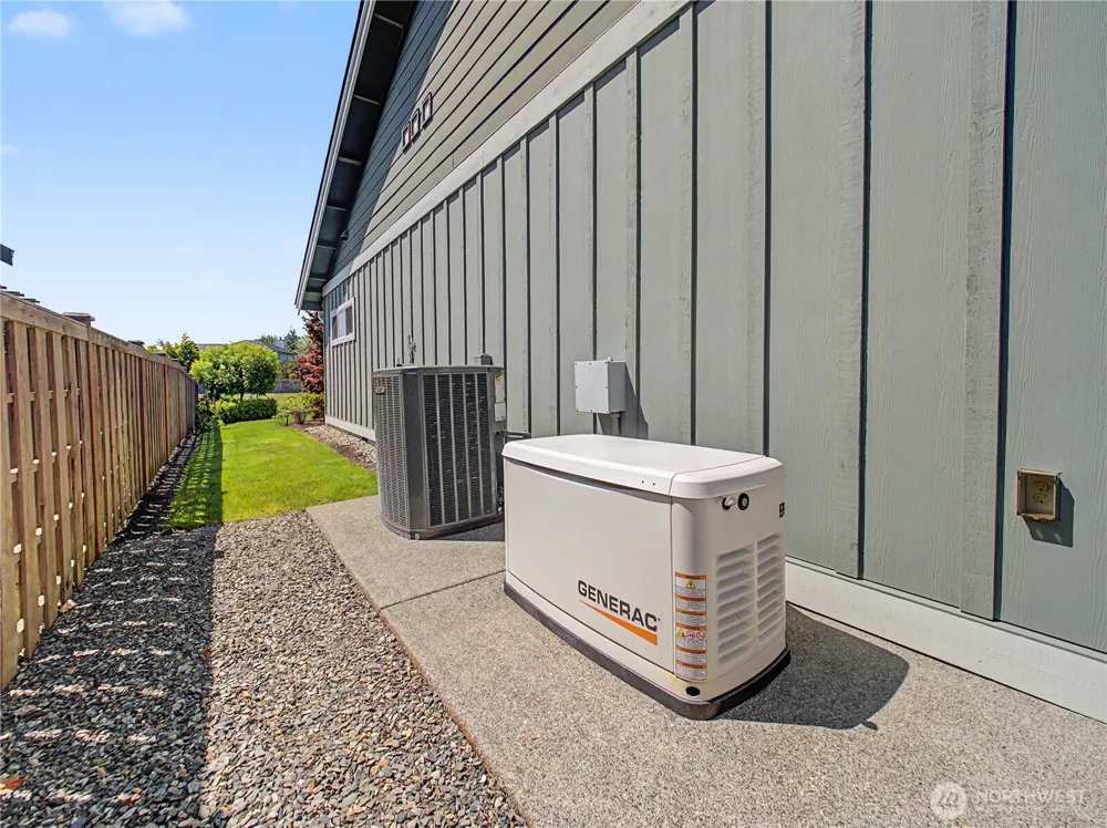 3284 Meadow Park Avenue Enumclaw, WA 98022