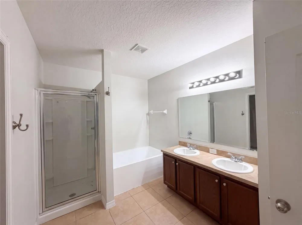 12902 SCOUT COURT Grand Island, FL 32735