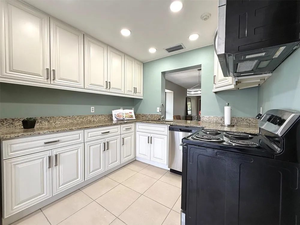 942 BENEVA ROAD #V28 Sarasota, FL 34232