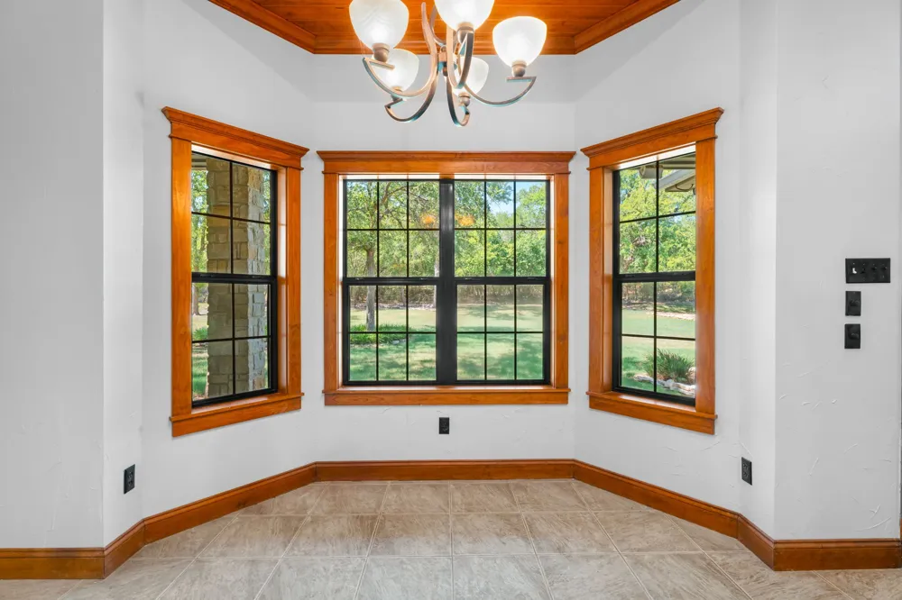 735 Winding Trail Crawford, TX 76638