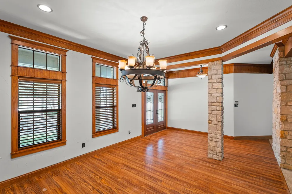 735 Winding Trail Crawford, TX 76638