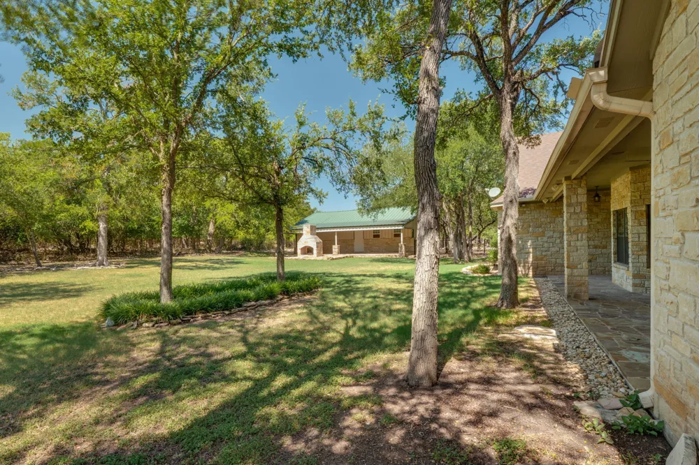 735 Winding Trail Crawford, TX 76638