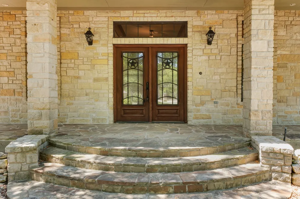 735 Winding Trail Crawford, TX 76638