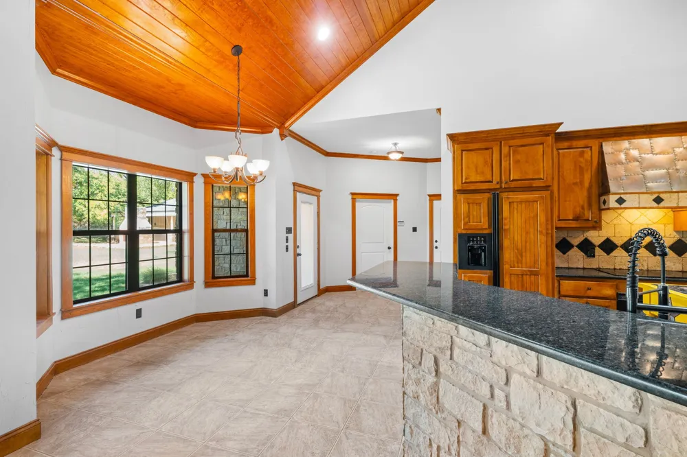 735 Winding Trail Crawford, TX 76638