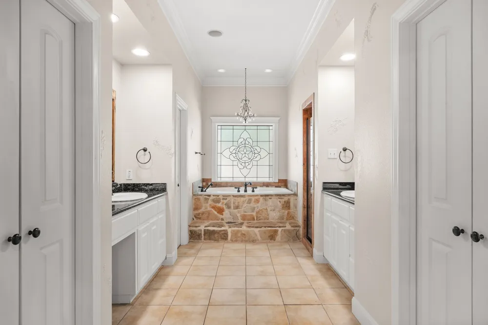 735 Winding Trail Crawford, TX 76638