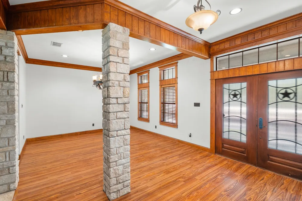 735 Winding Trail Crawford, TX 76638