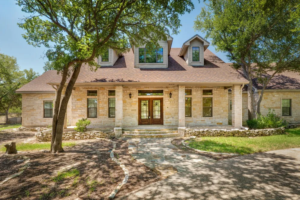 735 Winding Trail Crawford, TX 76638