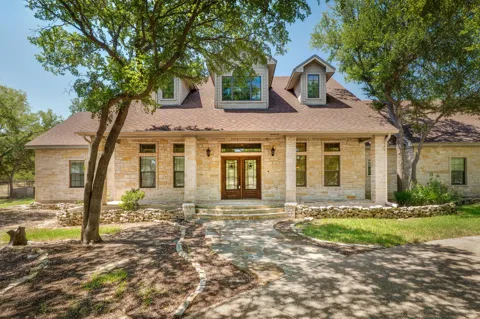735 Winding Trail