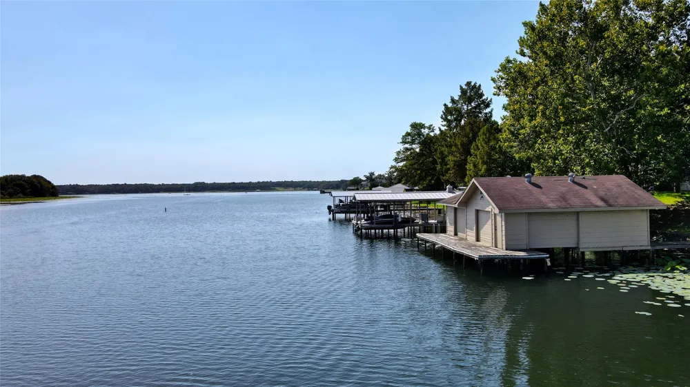 5449 Impala Point Drive Athens, TX 75752