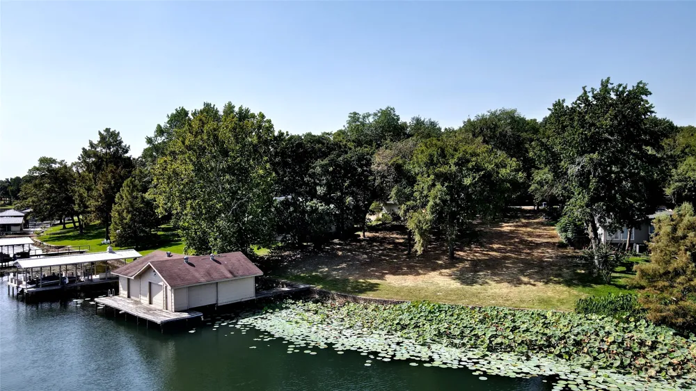 5449 Impala Point Drive Athens, TX 75752