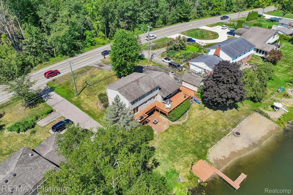 881 Bogie Lake Road White Lake Charter Township, MI 48383