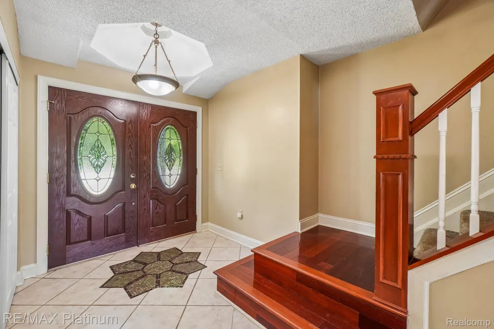 881 Bogie Lake Road White Lake Charter Township, MI 48383