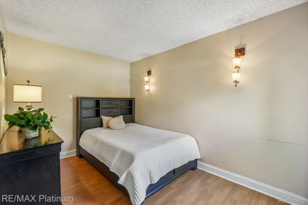 881 Bogie Lake Road White Lake Charter Township, MI 48383