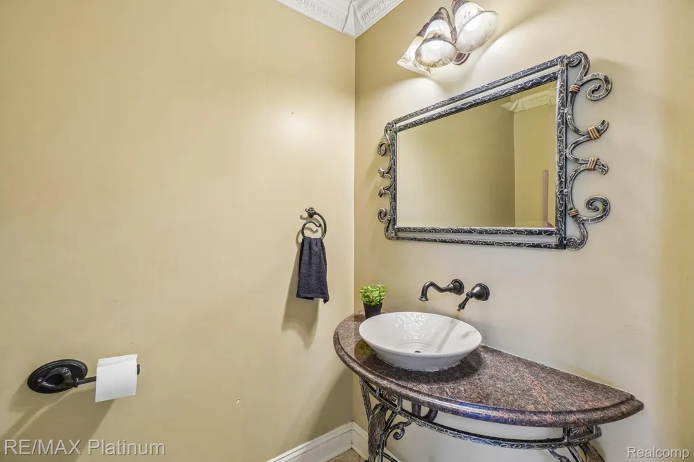 881 Bogie Lake Road White Lake Charter Township, MI 48383