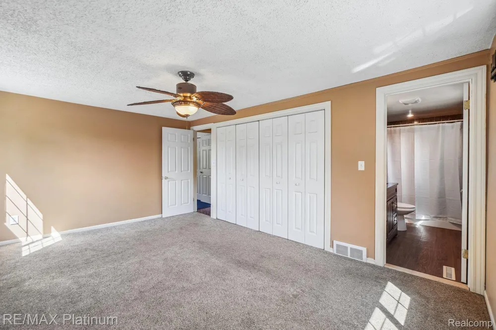 881 Bogie Lake Road White Lake Charter Township, MI 48383