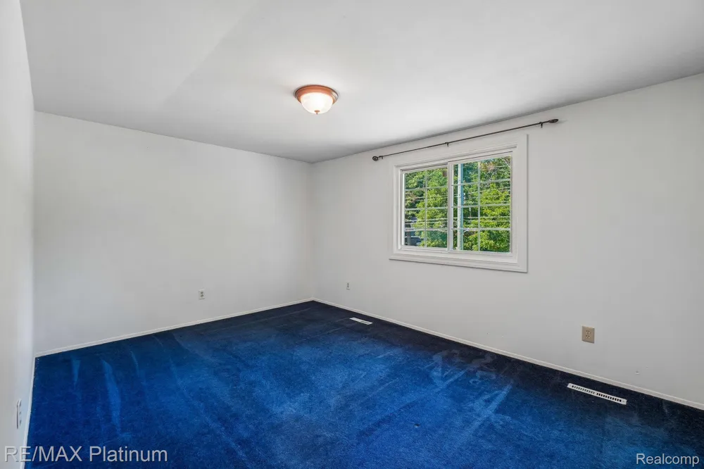 881 Bogie Lake Road White Lake Charter Township, MI 48383