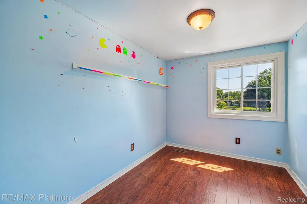 881 Bogie Lake Road White Lake Charter Township, MI 48383