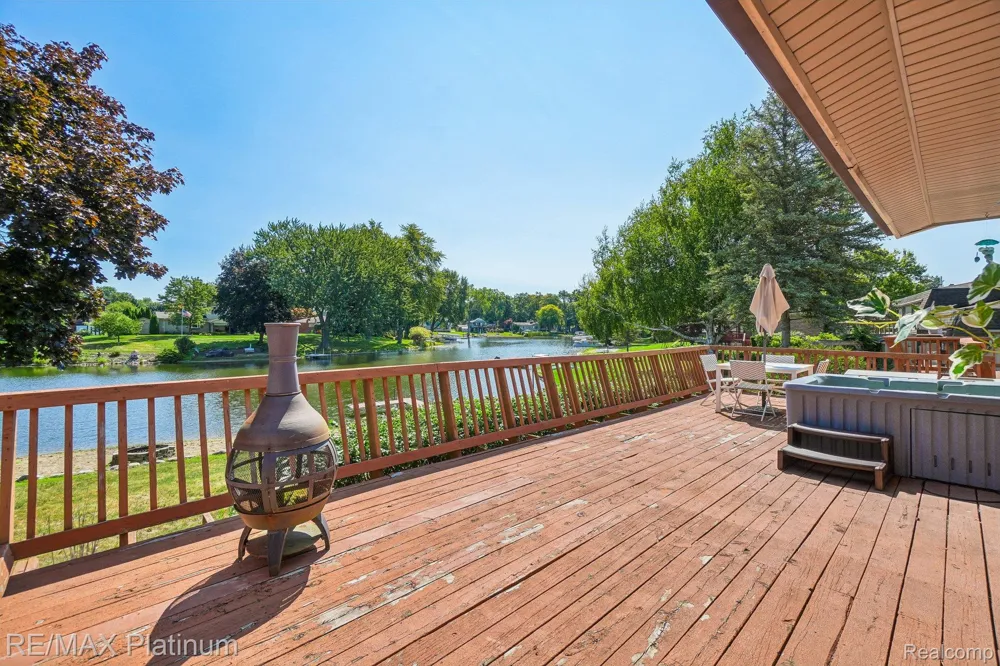 881 Bogie Lake Road White Lake Charter Township, MI 48383