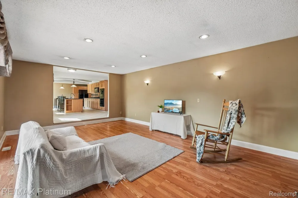 881 Bogie Lake Road White Lake Charter Township, MI 48383