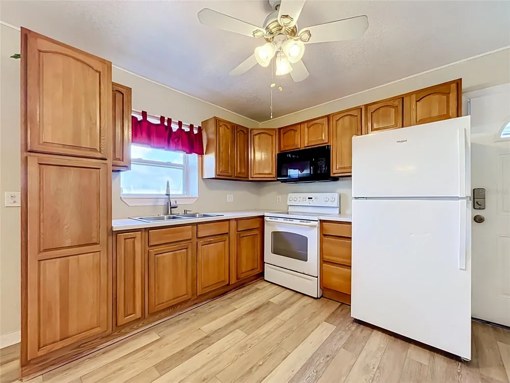 2 FT CLINCH HEIGHTS ROAD Frostproof, FL 33843