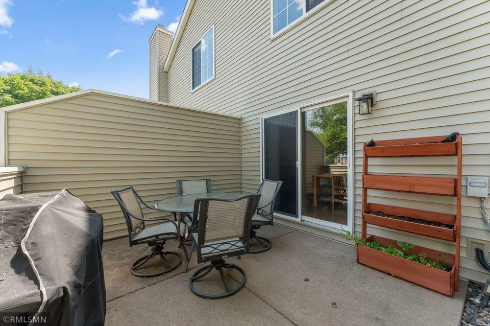 10751 Redwood Street NW Coon Rapids, MN 55433